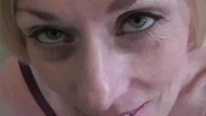 La belleza se sentó xxx abuelas tetonas el coño en mi lengua para cunnilingus