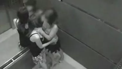 Dos estudiantes lujuriosos divirtiéndose con un chico fotos de mujeres tetonas desnudas
