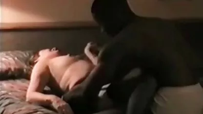 El compañero tetonas hermosas xxx de cuarto pagó perras por un trío.