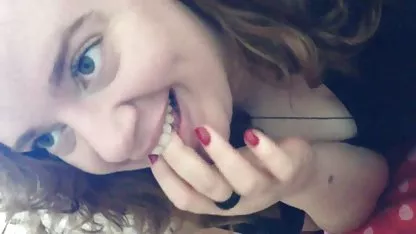 La sexy Alexa Tomas se baña en el chichonas xxx baño y folla anal