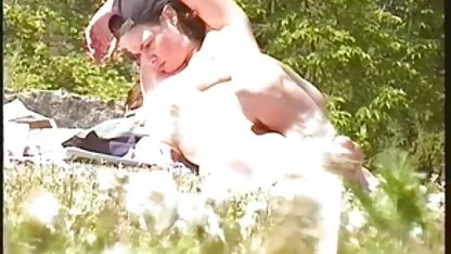 Parecería, nada mujer atractiva. Pero si se tiñe un poco, se peina, se pone una lencería súper sexy, y se convierte en una mujeres tetomas bomba sexual.