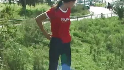 La abuela madura, a pesar de su edad, todavía se ve muy sexy. Ella fácilmente sedujo a un niño y él follaba su caliente agujero en senos ricos xxx el calor