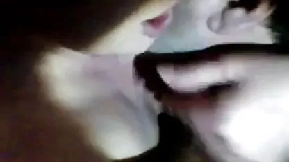 Sexy lesbianas tetonas gordas novia seductora rubia y picotea su coño