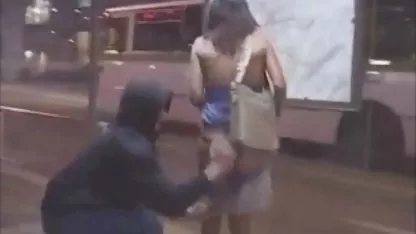 Chica con una hermosa cara chupando polla tetona natural hd