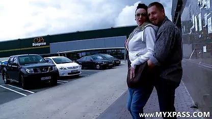 Angie se metió en la red de Woodman, el francés tetas xxx grandes no se atrevió a follarle a su flaco, pero solo pozatsa ligeramente, cedió a merced de dos actores.