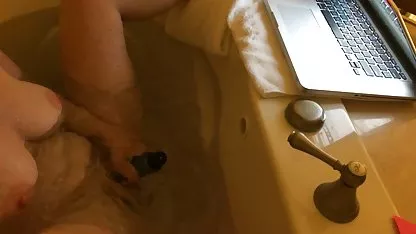 El tipo lamió el coño negro de la pequeña negra. videos tetas naturales