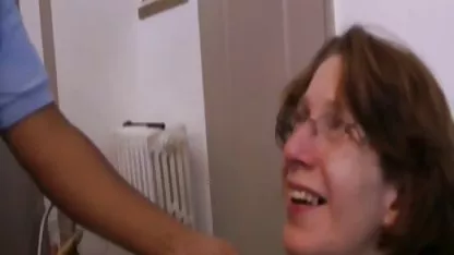 El tipo desarrolló los agujeros de los videos de tetas naturales nudos con su puño y metió su polla.
