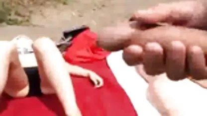 Hermosa chica de látex colegiala tetona xxx monta la polla y chupa la polla de su follador