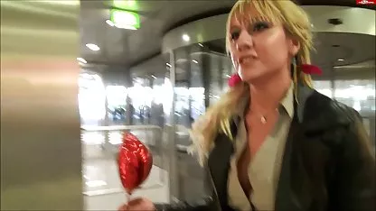 Puta tetona Whitney Stevens chupa polla tetas pequeñas xxx