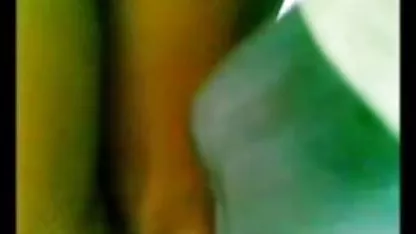 Dos tíos follan perra en tetonas haciendo cubanas analchik apretado