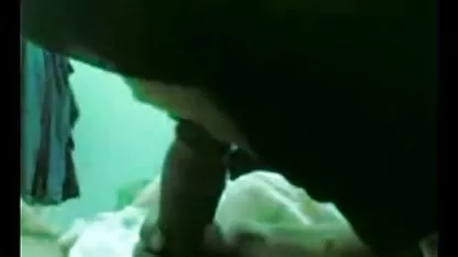 Perra folla en anal y sexo tetas ricas da mamada profunda.