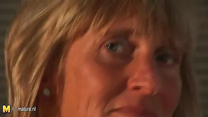 La morena Whitney Wright lesbianas tetonas se lo pasa genial chupando y follando anal