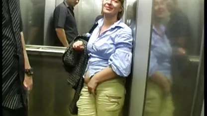 Rubia tetona Vanessa chupa negras tetonas naturales polla para desayunar
