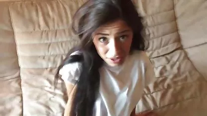 Perra enseña videos de tetas xxx sexo a su joven novia.