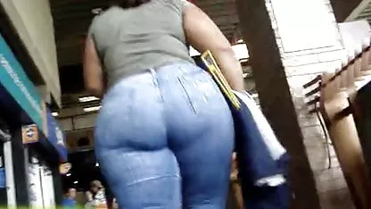Slutty perra punker recibe colombianas tetonas xxx un zumbido de doble penetración