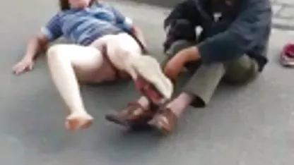 Samantha arregló para su novia xxx senos grandes el sexo anal con su novio.
