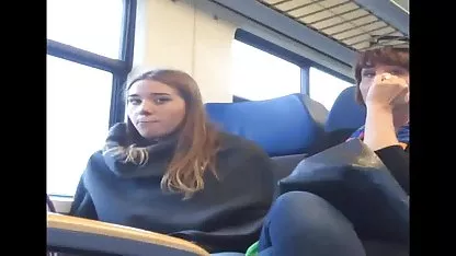 La lujuriosa Esmeralda lame el culo de su perra maduras lesbianas tetonas