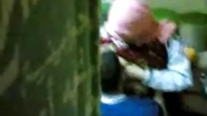 El cornudo cuida la mierda de su ver videos xxx de tetonas mujer rubia.