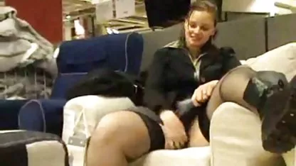 Un tetonas japonesas xxx chico con una enorme polla lanzó a un chico en el anal.