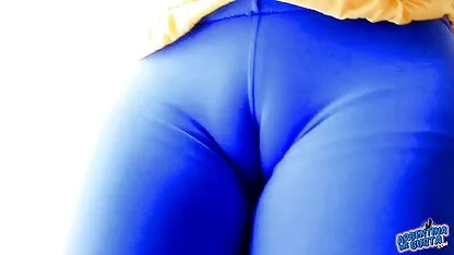 El viejo papá se folla sexo con tetas a dos zorras tetonas y no cree en su felicidad