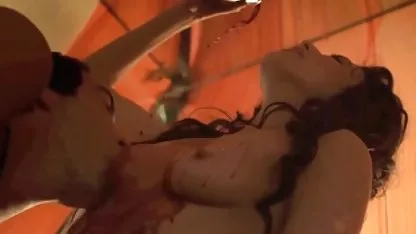 Pezón tetona es follada en xxx con tetas grandes anal y traga esperma